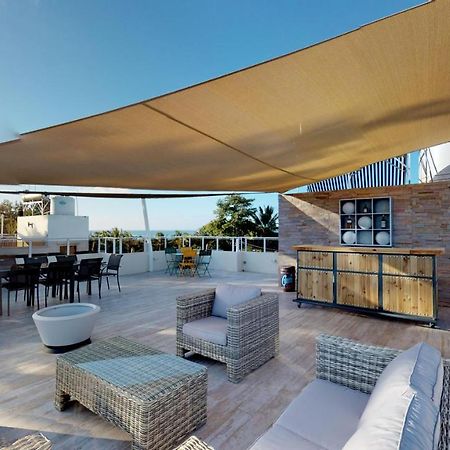 شقة Penthouse - Private Roof Terrace - Sea & Mountain View غراند بايَ المظهر الخارجي الصورة