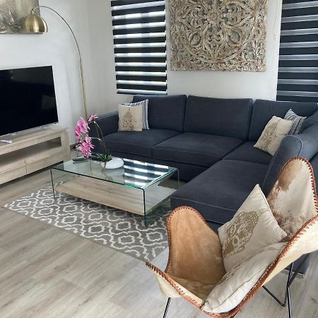 شقة Penthouse - Private Roof Terrace - Sea & Mountain View غراند بايَ المظهر الخارجي الصورة