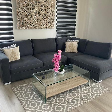 شقة Penthouse - Private Roof Terrace - Sea & Mountain View غراند بايَ المظهر الخارجي الصورة