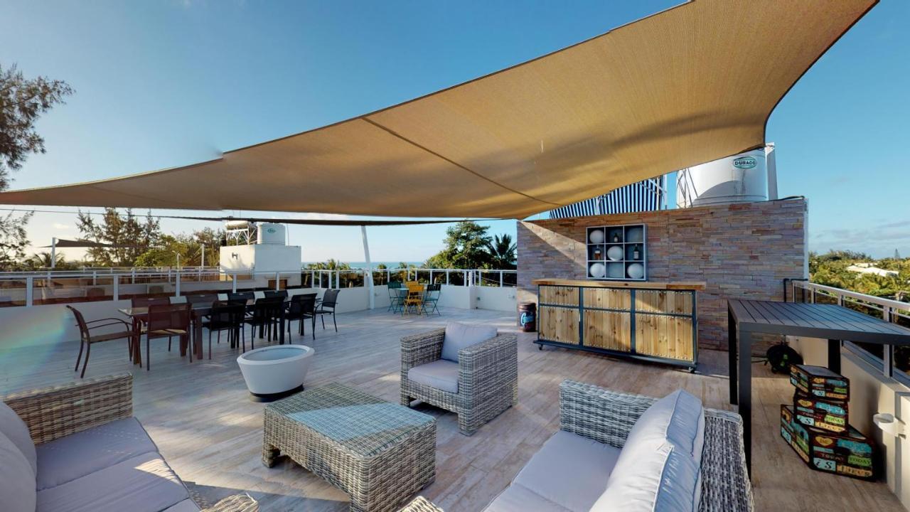 شقة Penthouse - Private Roof Terrace - Sea & Mountain View غراند بايَ المظهر الخارجي الصورة